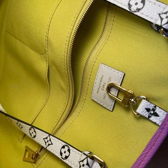 💚💜Louis Vuitton Limted Edition Giant Onthego GM Vert💜💚 - Picture 9 of 10